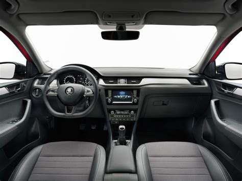 ŠKODA RAPID SPACEBACK DRIVE interieur