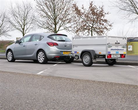 Aanhanger achter de auto