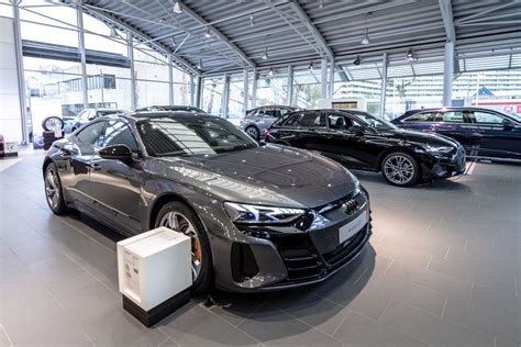 Audi Dealer Uithoorn Showroom