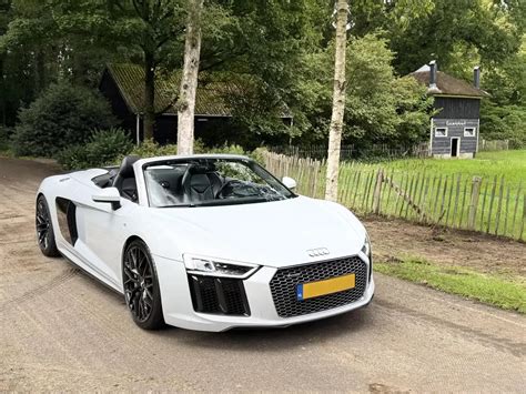 Audi R8 Cabrio Trouwauto