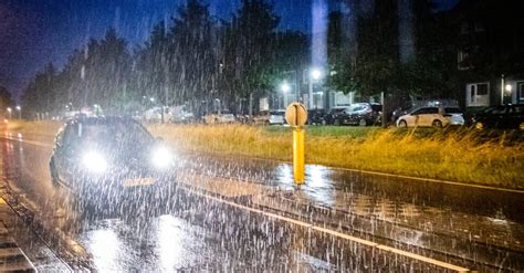 Auto tijdens onweer