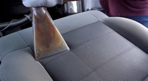 Autobekleding reinigen