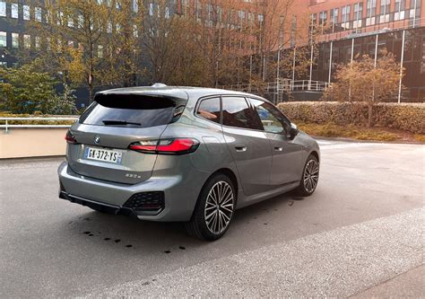 BMW 2 Serie Active Tourer in de stad
