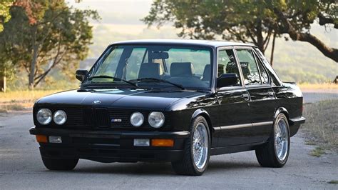 BMW E28 M5