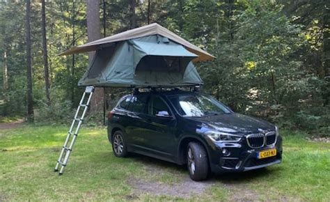BMW X1 op een camping
