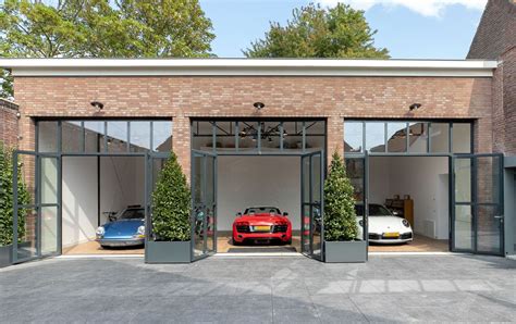 Garage met auto's
