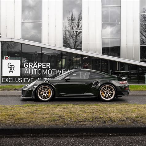 Gräper Automotive Showroom