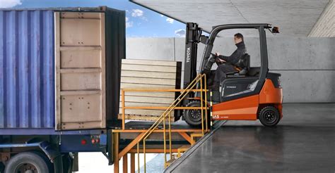 Heftruck in magazijn