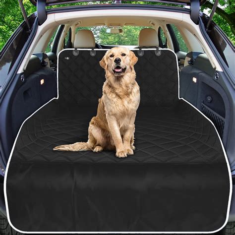 Hond in auto met hondendeken