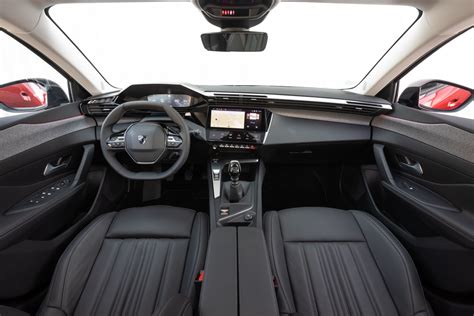 Interieur Peugeot 308 SW met panoramadak