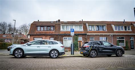 Kia e-Niro opladen bij een laadpaal