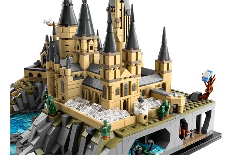 LEGO Kasteel Zweinstein set in een omgebouwde linnenkast