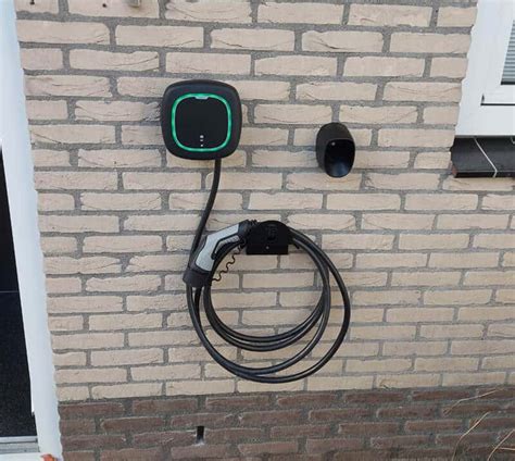 Laadpaal bij een woning