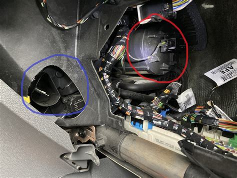 Locatie van de kachelweerstand in een Ford Focus