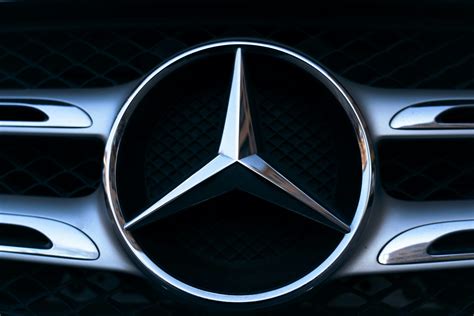 Mercedes-Benz Logo
