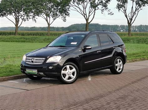 Mercedes-Benz ML 320 4MATIC in Sneeuw
