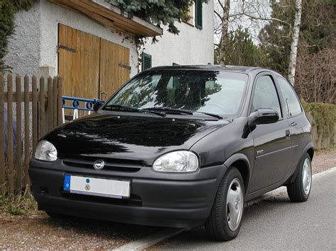 Opel Corsa B Motorruimte