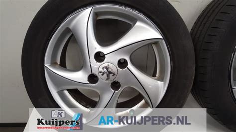 Peugeot 206 met all-season banden