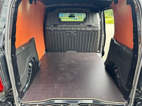 Peugeot Partner Bodemplaat