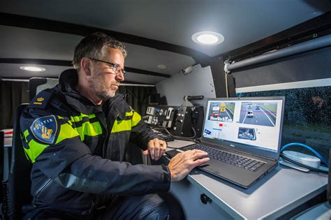 Politie controleert snelheid
