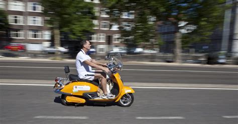 Snorscooter op de weg