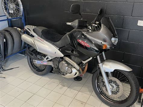 Suzuki XF650 Freewind