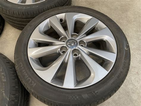 Toyota Auris met lichtmetalen velgen