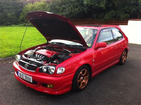 Toyota Corolla E11 met sportuitlaat