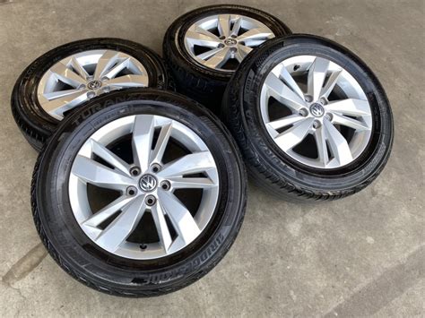 Volkswagen Polo met velgen